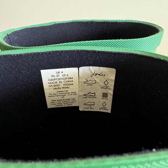 Joules Wellies in Green Floral Print - Picture 6 of 9